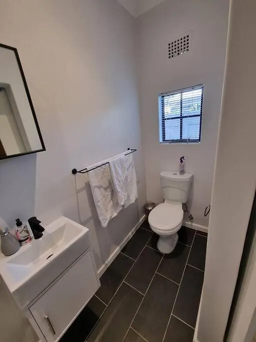 Apartment Spacious Lanes Cottage And Garage Parking Kapstadt