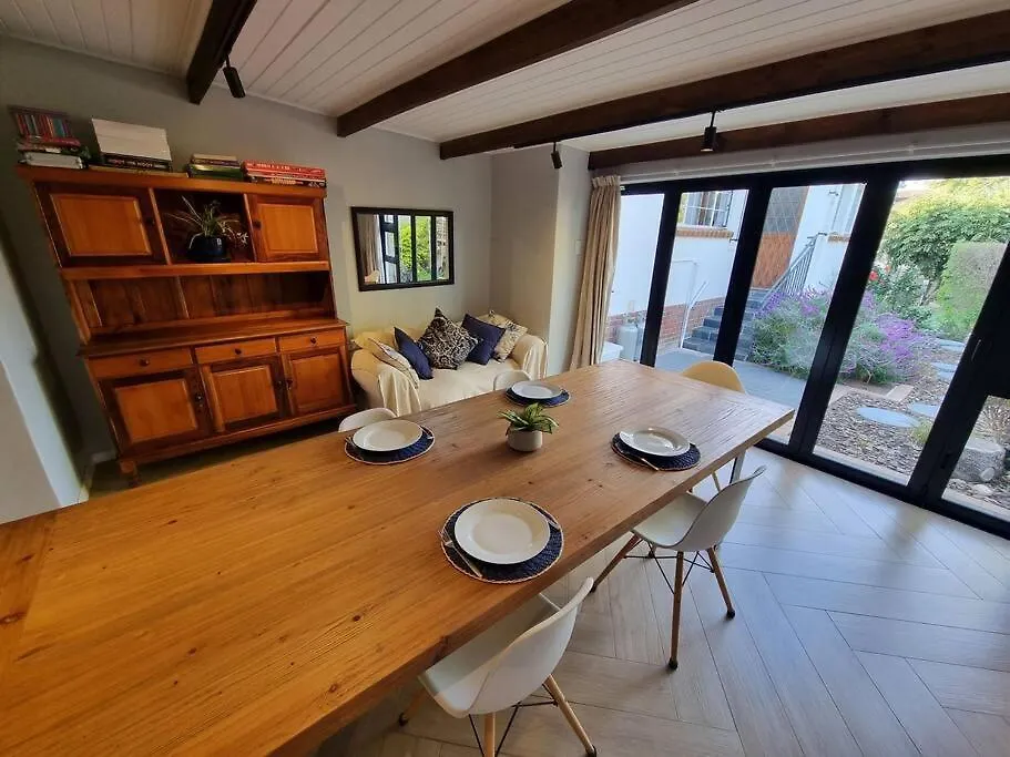 Spacious Lanes Cottage And Garage Parking Kapstadt Apartment